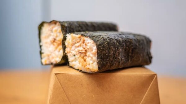 SPICY CRAB MUSUBI